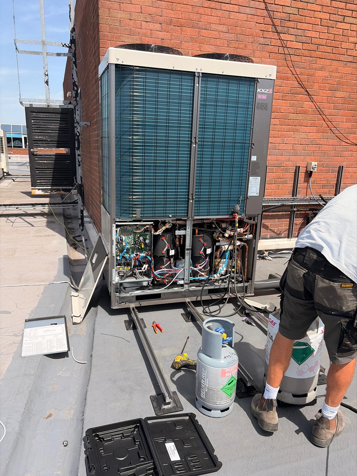 Rooftop condenser service — R410A refrigerant work